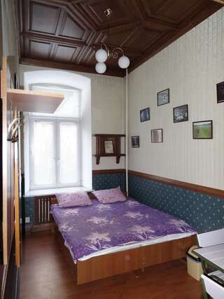 Хостелы Sofa Hostel Полтава Двухместный номер с 1 кроватью или 2 отдельными кроватями (для 1-2 взрослых)-1