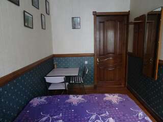 Хостелы Sofa Hostel Полтава Двухместный номер с 1 кроватью или 2 отдельными кроватями (для 1-2 взрослых)-2